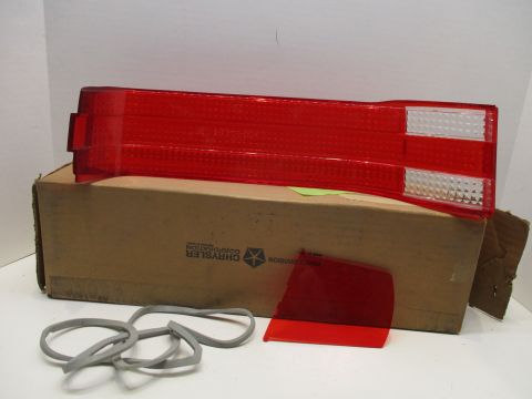 Left taillight lens and gasket